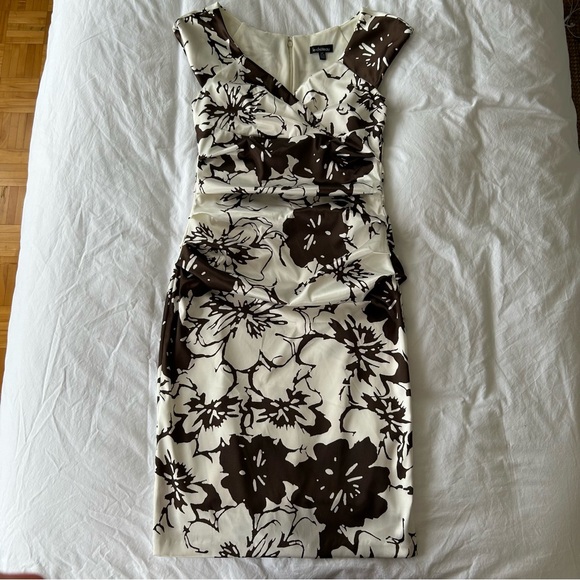 Le Château Floral Knee-length Satin Cocktail Dress - Picture 3 of 6